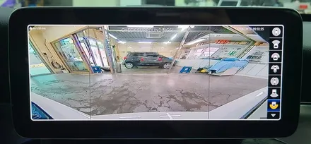 벤츠C250에 어라운드뷰 서라운드뷰/플러스뷰(3D Plus view)