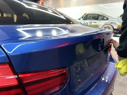 부산랩핑 BMW 3시리즈 사틴 다크 그레이 컬러로 도시적인 느낌 물씬~ / 부산 해운대구