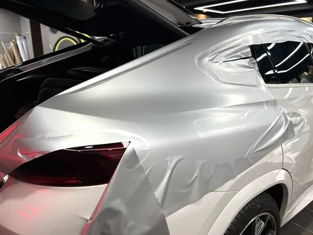 부산 자동차 랩핑 BMW X6 듀오톤(투톤) 랩핑 시공으로 고급스러운 쿠페형 SUV 모델로 만들기! / 부산 해운대구