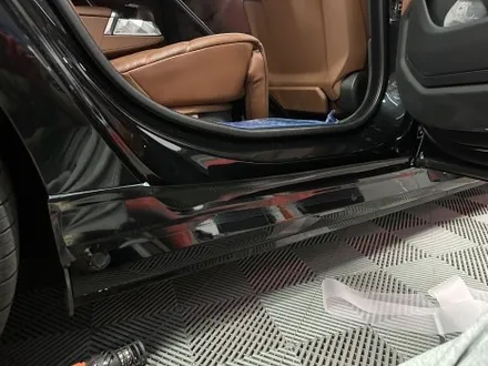 부산 랩핑 BMW 740i 전체 외관 정리｜크롬죽이기 + 블랙 유광 휠도색으로 완성도 끌어올리다 / 부산 해운대구