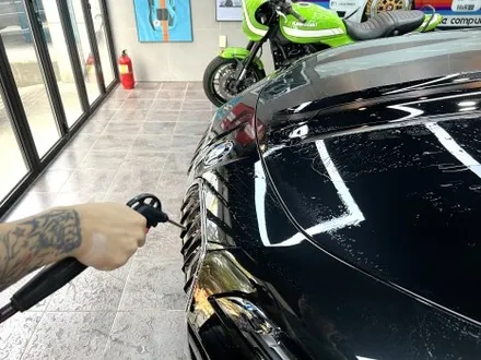 부산 랩핑 BMW I7 사틴 다크 그레이 투톤 랩핑(듀오톤 랩핑)으로 고급스러운 분위기 연출하기 / 부산 해운대구
