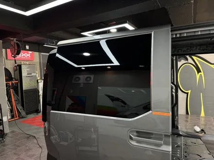 부산랩핑 PV5 카고 범고래 랩핑, 실버 바디를 더욱 세련되게 완성하다 / 부산 해운대구