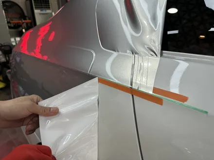 해운대 랩핑 BMW 740d, 블랙 대신 GT실버로 완성한 투톤랩핑 / 부산 해운대구