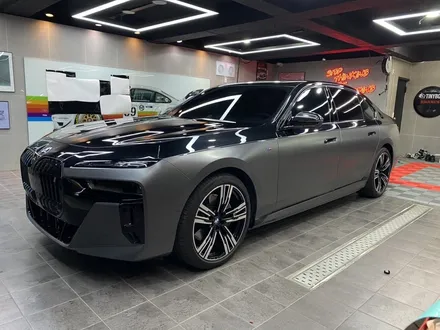 부산랩핑 BMW i7 퀄리티 높은 투톤랩핑으로 비용과 시간 절감해보았습니다 ! / 부산 해운대구