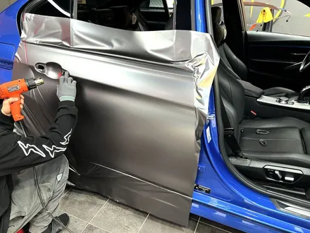 부산 자동차 랩핑 BMW 3시리즈 사틴 다크 그레이 전체 랩핑으로 볼륨감 극대화하기! / 부산 해운대구