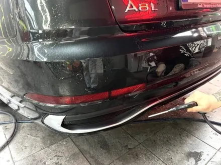 부산 해운대 랩핑 아우디 A8L 전체랩핑, 크롬죽이기를 통해 상반된 올블랙 차량으로 변신! / 부산 해운대구