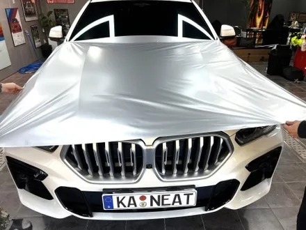 부산랩핑 BMW X6 듀오톤(투톤) 랩핑 사틴 실버 메탈릭으로 고급스럽게 / 부산 해운대구