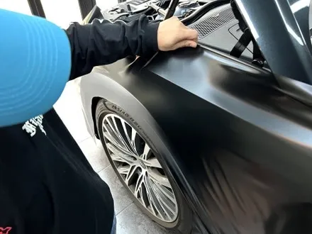 부산 해운대 랩핑 아우디 A8L 전체랩핑, 크롬죽이기를 통해 상반된 올블랙 차량으로 변신! / 부산 해운대구
