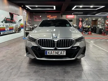 부산랩핑 BMW 530e 아이코닉 글로우 그릴, 컴퓨터 재단으로 빈틈 없이 끝냈다 / 부산 해운대구