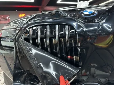 부산 랩핑 BMW 740i 전체 외관 정리｜크롬죽이기 + 블랙 유광 휠도색으로 완성도 끌어올리다 / 부산 해운대구