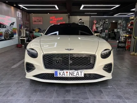 부산 자동차 랩핑 전문점｜벤틀리 컨티넨탈 GT 무광 화이트 펄 + 베이지 포인트 랩핑 시공기 / 부산 해운대구