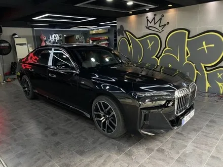 [부산 랩핑] BMW 740i 투톤 작업기 – 샴페인 실버가 더한 클래식한 무드 / 부산 해운대구