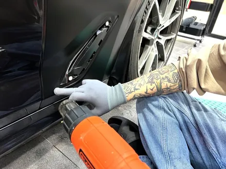 부산 자동차랩핑 BMW M5 컴페티션 사틴블랙 전체랩핑을 통해 강렬한 스포츠 세단으로 변신하기[에이버리] / 부산 해운대구
