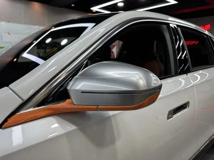 해운대 랩핑 BMW 740d, 블랙 대신 GT실버로 완성한 투톤랩핑 / 부산 해운대구