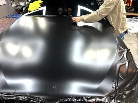 부산 자동차랩핑 BMW M5 컴페티션 사틴블랙 전체랩핑을 통해 강렬한 스포츠 세단으로 변신하기[에이버리] / 부산 해운대구