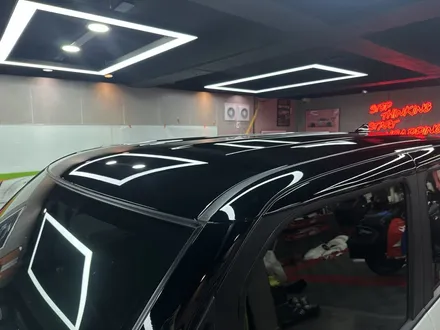 부산 레이 루프스킨 재시공 노후 필름 제거 후 고광택 블랙 루프랩핑 시공기 / 부산 해운대구