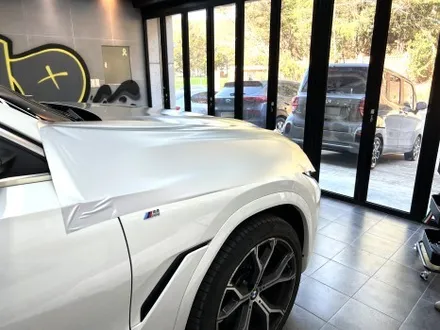 부산랩핑 BMW X6 듀오톤(투톤) 랩핑 사틴 실버 메탈릭으로 고급스럽게 / 부산 해운대구
