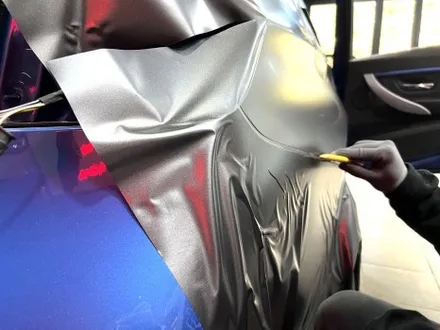부산랩핑 BMW 3시리즈 사틴 다크 그레이 컬러로 도시적인 느낌 물씬~ / 부산 해운대구