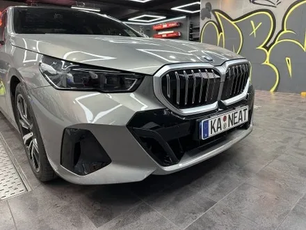 부산랩핑 BMW 530e 아이코닉 글로우 그릴, 컴퓨터 재단으로 빈틈 없이 끝냈다 / 부산 해운대구