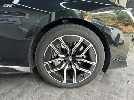 부산 랩핑 BMW 740i 전체 외관 정리｜크롬죽이기 + 블랙 유광 휠도색으로 완성도 끌어올리다 / 부산 해운대구