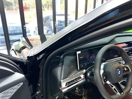 부산 랩핑 BMW I7 사틴 다크 그레이 투톤 랩핑(듀오톤 랩핑)으로 고급스러운 분위기 연출하기 / 부산 해운대구