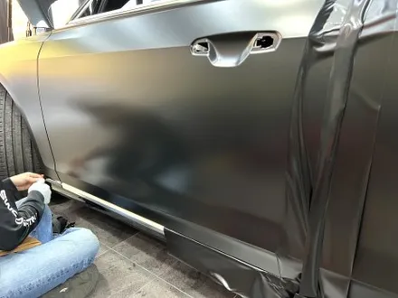 부산 해운대 랩핑 아우디 A8L 전체랩핑, 크롬죽이기를 통해 상반된 올블랙 차량으로 변신! / 부산 해운대구