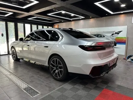 해운대 랩핑 BMW 740d, 블랙 대신 GT실버로 완성한 투톤랩핑 / 부산 해운대구