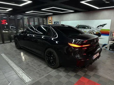 부산 랩핑 BMW 740i 전체 외관 정리｜크롬죽이기 + 블랙 유광 휠도색으로 완성도 끌어올리다 / 부산 해운대구