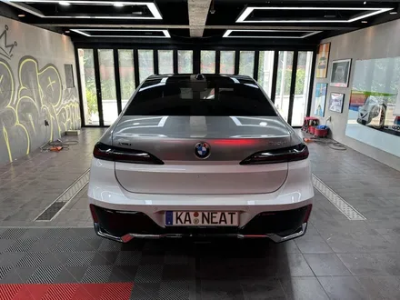 해운대 랩핑 BMW 740d, 블랙 대신 GT실버로 완성한 투톤랩핑 / 부산 해운대구