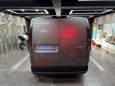부산랩핑 PV5 카고 범고래 랩핑, 실버 바디를 더욱 세련되게 완성하다 / 부산 해운대구