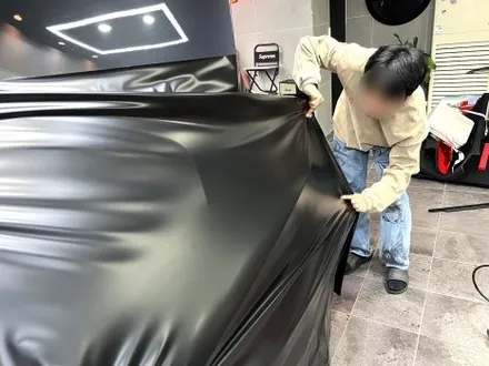부산 자동차랩핑 BMW M5 컴페티션 사틴블랙 전체랩핑을 통해 강렬한 스포츠 세단으로 변신하기[에이버리] / 부산 해운대구