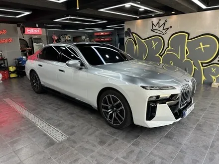 해운대 랩핑 BMW 740d, 블랙 대신 GT실버로 완성한 투톤랩핑 / 부산 해운대구