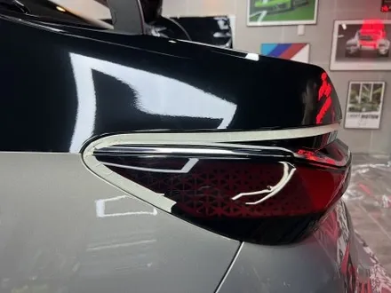 부산 자동차 랩핑 BMW I7 듀오톤(투톤) + 코치라인 고광택 필름으로 차량의 스타일 변화시키기! / 부산 해운대구