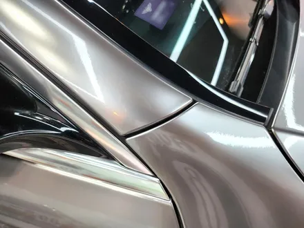 부산랩핑 벤츠 E클래스 E300 타이니봇 쥬시 밀크 그레이 전체랩핑으로 유니크한 나만의 자동차 분위기 내기! / 부산 해운대구