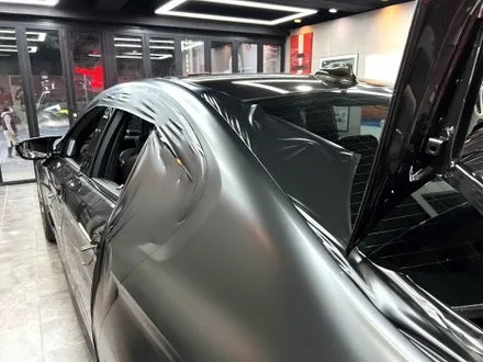 부산 자동차랩핑 BMW M5 컴페티션 사틴블랙 전체랩핑을 통해 강렬한 스포츠 세단으로 변신하기[에이버리] / 부산 해운대구