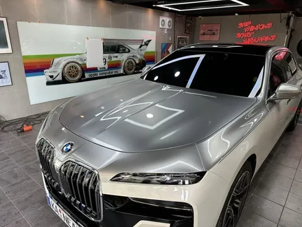 해운대 랩핑 BMW 740d, 블랙 대신 GT실버로 완성한 투톤랩핑 / 부산 해운대구