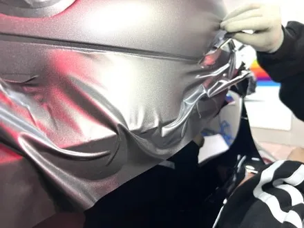 부산 랩핑 BMW I7 사틴 다크 그레이 투톤 랩핑(듀오톤 랩핑)으로 고급스러운 분위기 연출하기 / 부산 해운대구