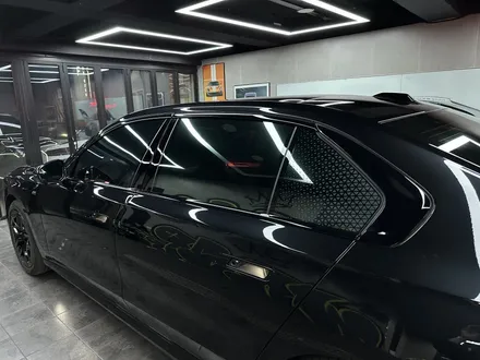 부산 랩핑 BMW 740i 전체 외관 정리｜크롬죽이기 + 블랙 유광 휠도색으로 완성도 끌어올리다 / 부산 해운대구