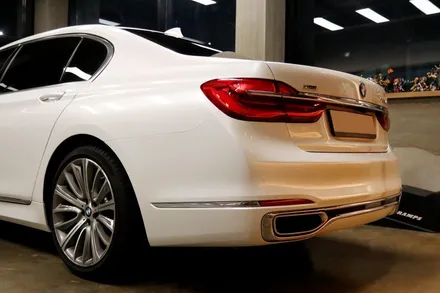 부산 랩핑 BMW750I 에이버리 데니슨 화이트 펄을 입히다. / 부산 해운대구