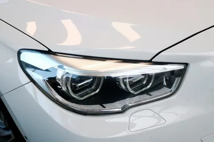 부산 랩핑 전문숍 고잉투랩 BMW 5GT 크롬 죽이기+라이트 필름 시공 / 부산 해운대구
