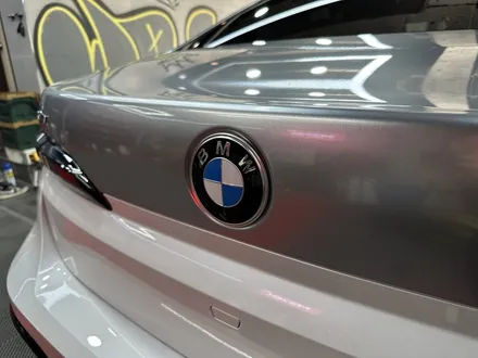 해운대 랩핑 BMW 740d, 블랙 대신 GT실버로 완성한 투톤랩핑 / 부산 해운대구