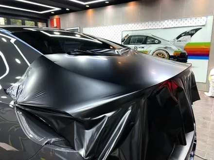부산 자동차랩핑 BMW M8 / M850i 그란쿠페 전체랩핑 및 포인트 랩핑으로 스포티한 럭셔리 쿠페로 만들기![사틴 블랙 / 카본] / 부산 해운대구