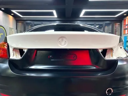 부산랩핑 BMW 4시리즈 쿠페 사틴블랙 전체랩핑으로 묵직하고 깔끔한 쿠페로 만들기! [TINYBOT] / 부산 해운대구