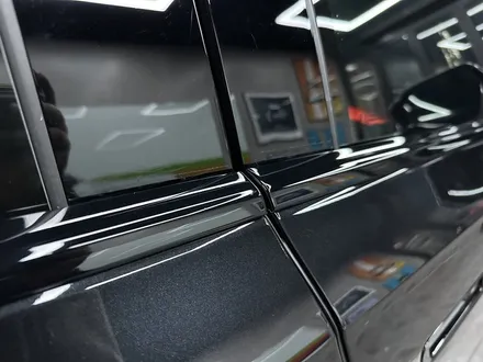 부산 랩핑 BMW 740i 전체 외관 정리｜크롬죽이기 + 블랙 유광 휠도색으로 완성도 끌어올리다 / 부산 해운대구