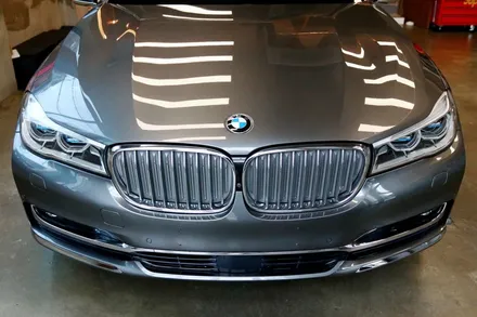부산 랩핑 BMW750I 에이버리 데니슨 화이트 펄을 입히다. / 부산 해운대구