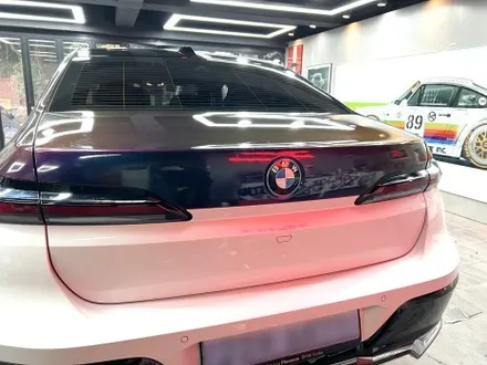 부산 BMW I7 카멜레온 투톤 (듀오톤) 랩핑으로 매일매일 새롭게 즐기기 / 부산 해운대구
