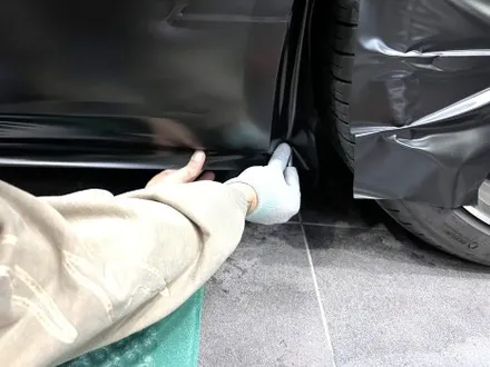 부산 자동차랩핑 BMW M5 컴페티션 사틴블랙 전체랩핑을 통해 강렬한 스포츠 세단으로 변신하기[에이버리] / 부산 해운대구