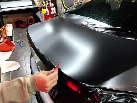 부산 자동차랩핑 BMW M5 컴페티션 사틴블랙 전체랩핑을 통해 강렬한 스포츠 세단으로 변신하기[에이버리] / 부산 해운대구