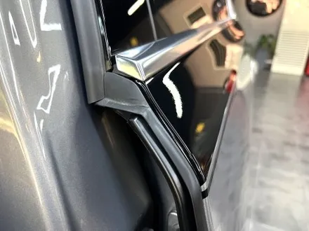 부산 자동차 랩핑 BMW I7 듀오톤(투톤) + 코치라인 고광택 필름으로 차량의 스타일 변화시키기! / 부산 해운대구
