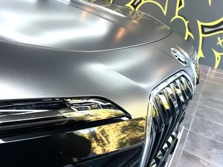 부산 랩핑 BMW I7 사틴 다크 그레이 투톤 랩핑(듀오톤 랩핑)으로 고급스러운 분위기 연출하기 / 부산 해운대구